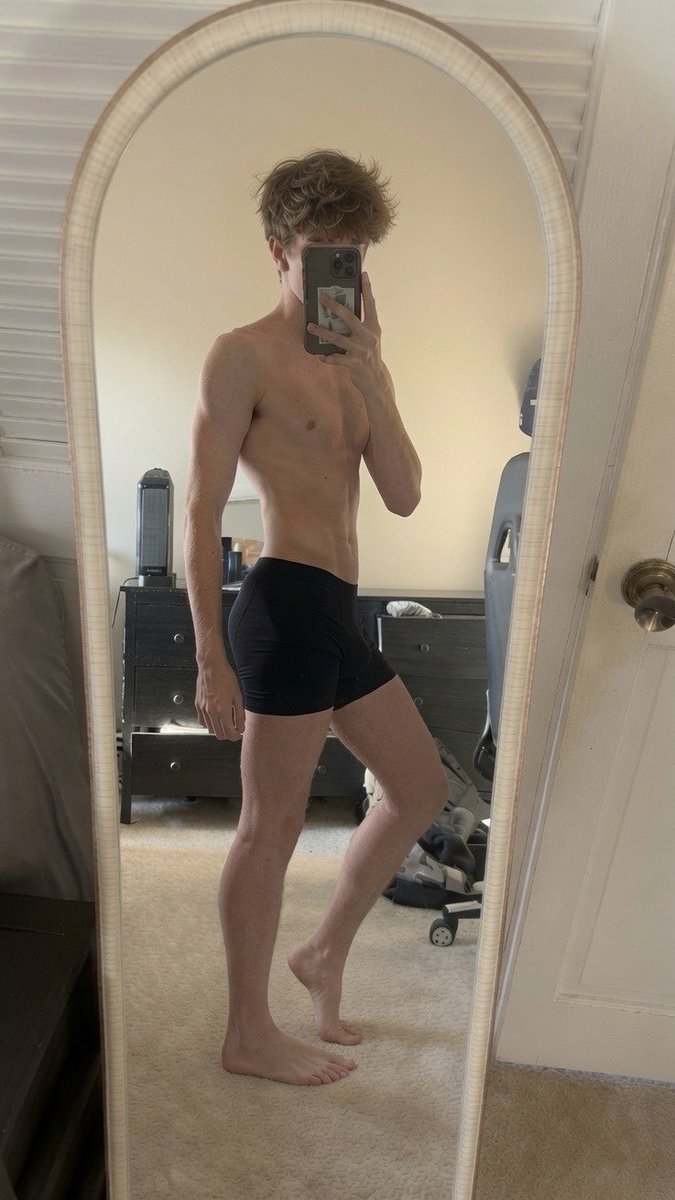 Aiden06889's tweet photo. Can I come over 🏳️‍🌈 #twink daddies only #gay https://t.co/5PH1IPs06i
