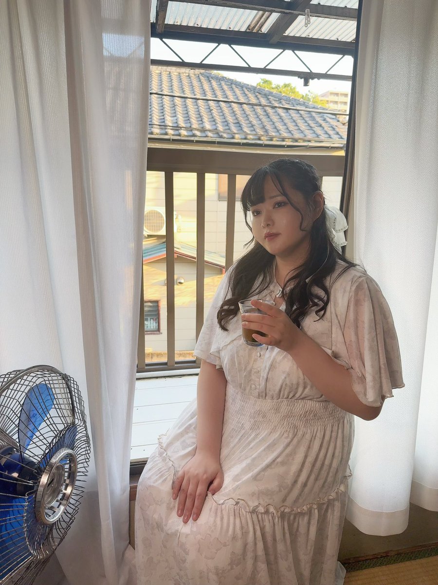 shion0_25mg's tweet photo. 体型論争を黙って眺めているわたくし https://t.co/aihb7ksinF