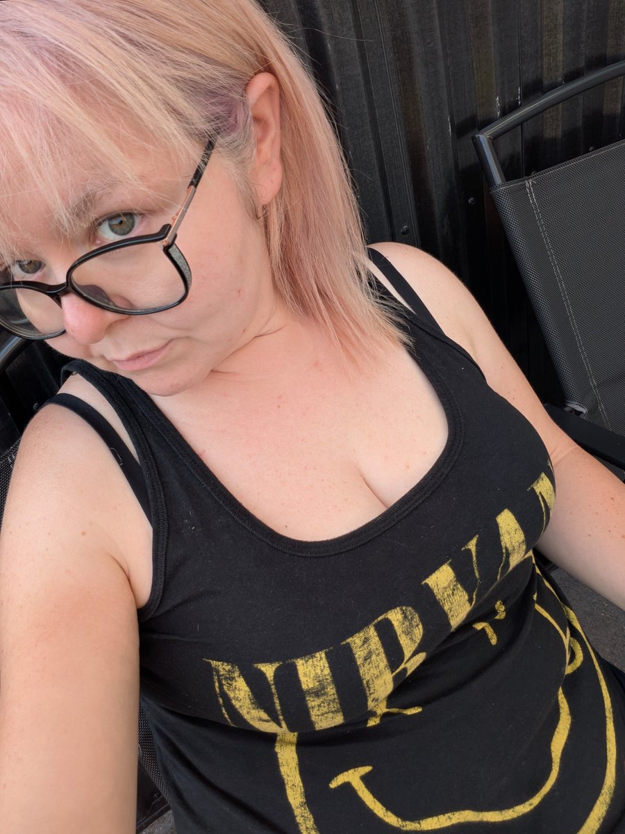 ButterflyBoop88's tweet photo. 🎶 I'm so ugly but that's okay 'cause so are you
We broke our mirrors.. 🎶 https://t.co/PNYK8g22F3