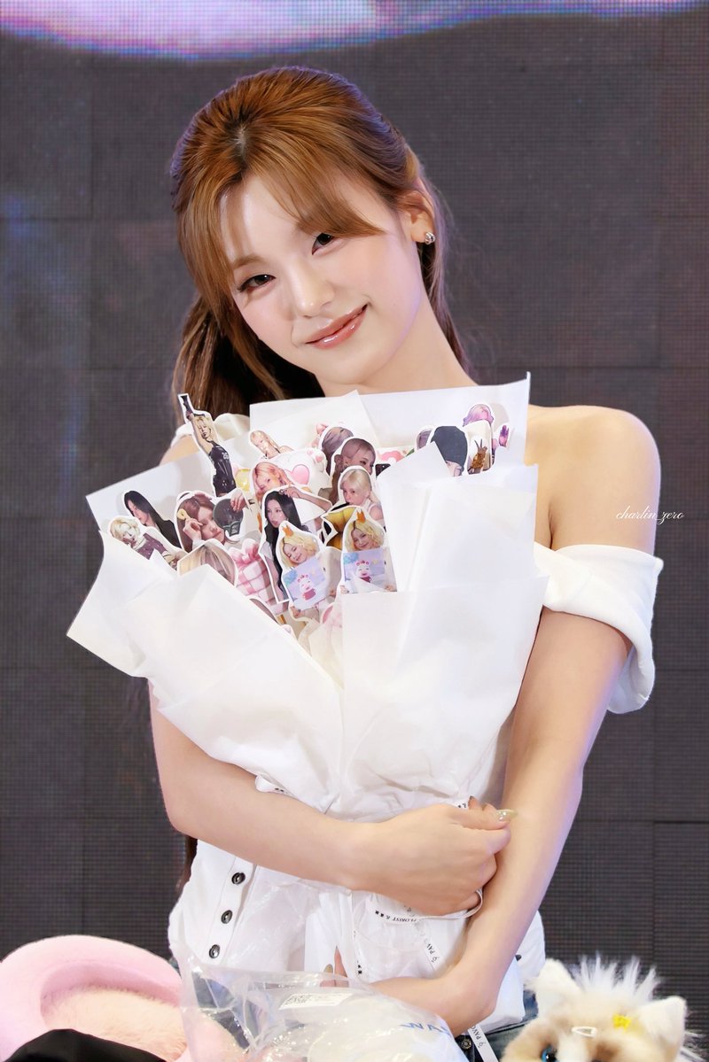 Charlinzero's tweet photo. 260801 MS

#예지 #YEJI 
#있지 #ITZY https://t.co/iQYNfjx1uH