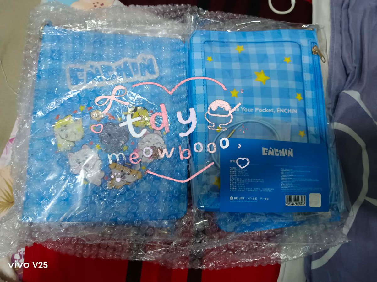 rrubypie's tweet photo. พร้อมส่ง ENCHIN> POP-UP ส่งของพรุ่งนี้🛵

💗mobile phone holder noxstar 300฿  
💗passport case 800฿

สนใจ dm เดมได้เลยค่าา
ค่าส่งเหมา 50฿
#ตลาดนัดENHYPEN #ตลาดนัดเอนไฮเพ https://t.co/JTbTbX3YyK