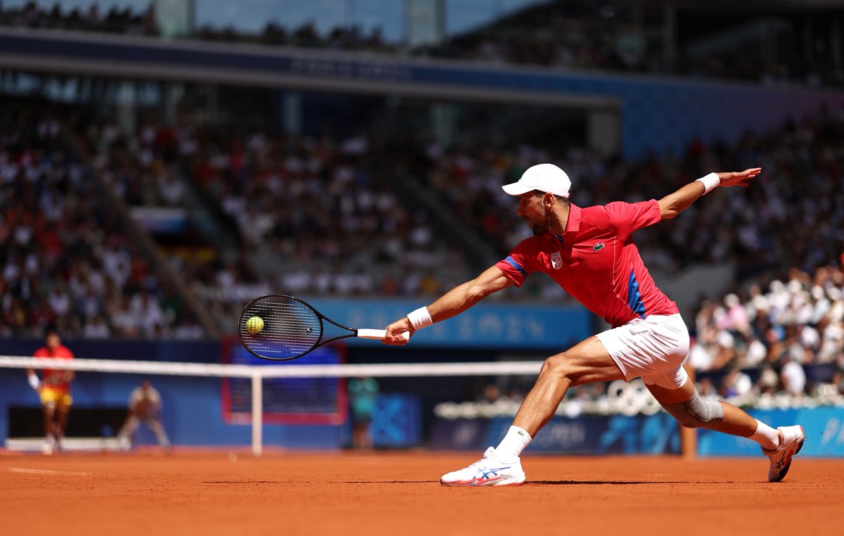 LaureusSport's tweet photo. 𝓐 𝓰𝓸𝓵𝓭𝓮𝓷 𝓶𝓸𝓶𝓮𝓷𝓽 🥇

On this day two years ago, Novak Djokovic completed the career Golden Slam

Five-time Laureus World Sportsman of the Year 💪

#OTD | #Olympics https://t.co/c56P6Bb1Se