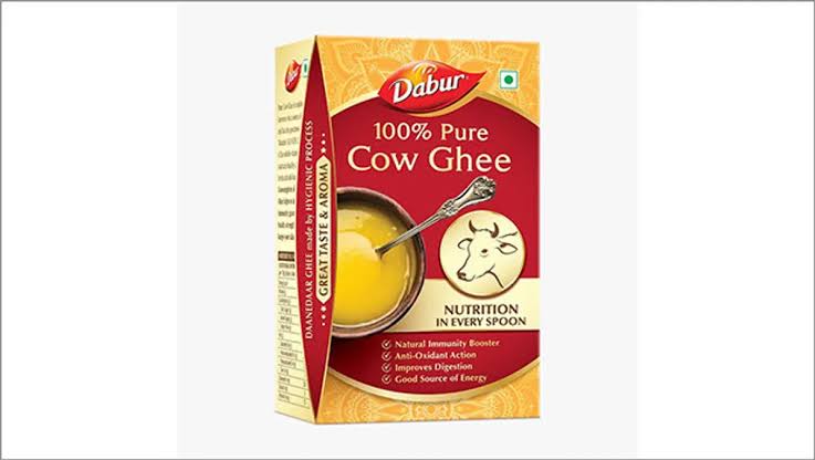 Indian_Analyzer's tweet photo. 🚨 BIG ACTION 🚨

FSSAI has barred Dabur from selling food products with “100%” claims 💥

=> It has said labels such as “100% Natural,” “100% Pure,” “100% Organic” &amp; similar claims violate food safety norms https://t.co/Ce2f071AP2