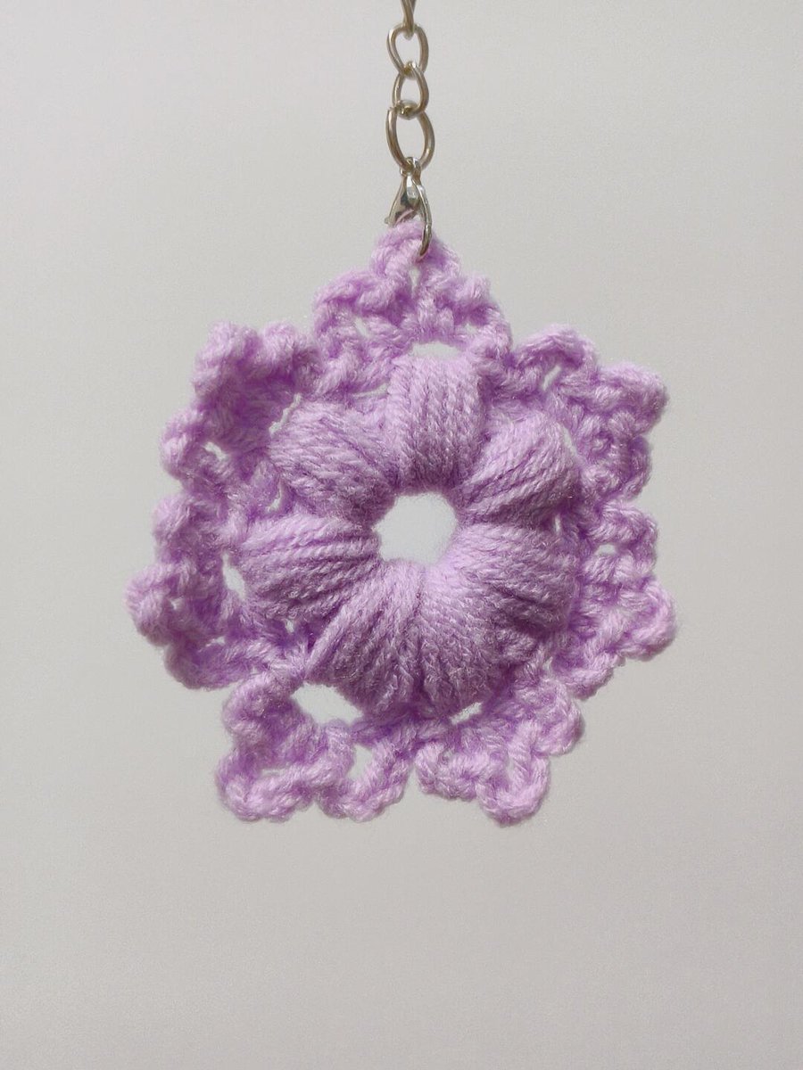 tammy16ei6's tweet photo. Just finished this cute hand-knit keychain! It took 3 hours of careful stitches, but seeing how it turned out makes every minute worth it. Perfect small handmade gift for my bestie https://t.co/MaVrP84lNx