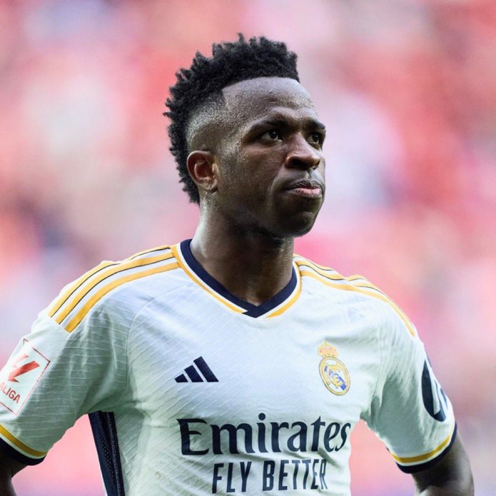 novagame_io's tweet photo. Vinícius Jr.’s contract talks with Real Madrid are entering a decisive phase.

A meeting is scheduled within the next 48 hours, with Los Blancos set to keep their current renewal proposal unchanged. https://t.co/HiMOLqYS7z