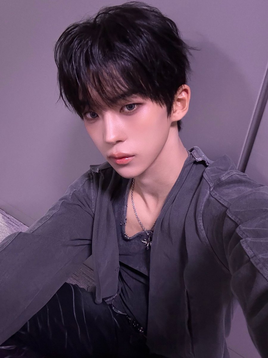 id1_feed's tweet photo. 📸 - 260804 I twitter

“🐺🌙”

#idntt #아이덴티티
#KimDoHun #김도훈 https://t.co/g6JdSSp1WN