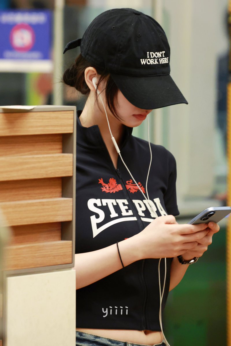 yiiii_0101's tweet photo. 260804

#KARINA #카리나
#aespa #에스파 https://t.co/4Vz2fcP6GF