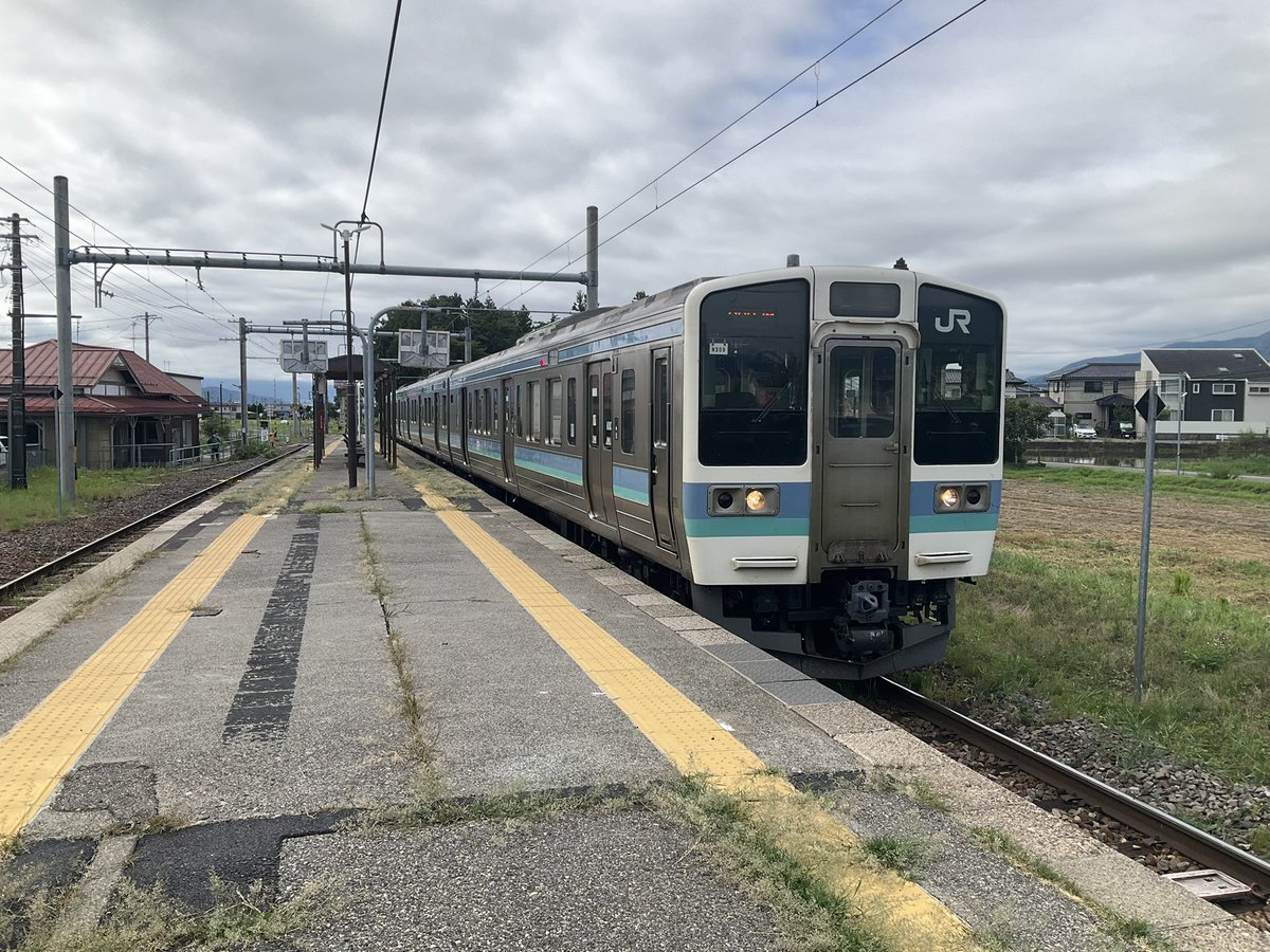 Touhou_MariFura's tweet photo. 国際信州学院大学に行こうと思って安曇追分駅にきたものの、この駅から伸びてるはずの安雲野線が見当たらん https://t.co/EB1qydD8US