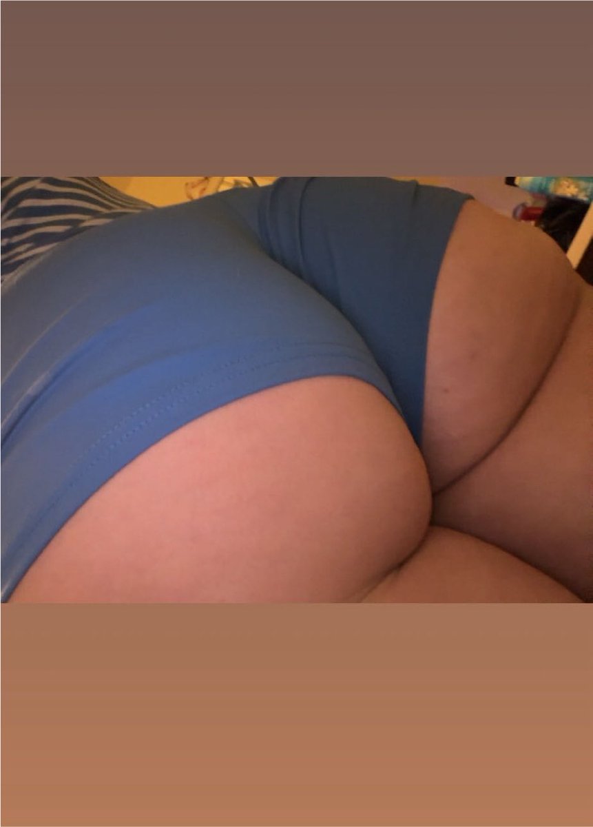 belleeeeee99's tweet photo. i really really need to get a blue lingerie set to match my hairrrr #nsfwtwt #altgirl #adultcontent https://t.co/Y8Ux1HaA3k