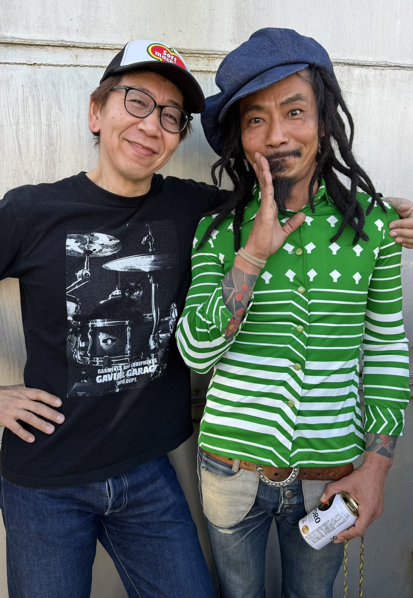 drumer0220's tweet photo. スケベ兄弟に新しい仲間が加わりました！ボーカルを担当する小川ベム君（シリキレトンボ）。8月8日（土）心斎橋コイーバから出演します。
応援よろしくスケベです😊

#スケベ兄弟 #シリキレトンボ https://t.co/ZP2VmqXKCc