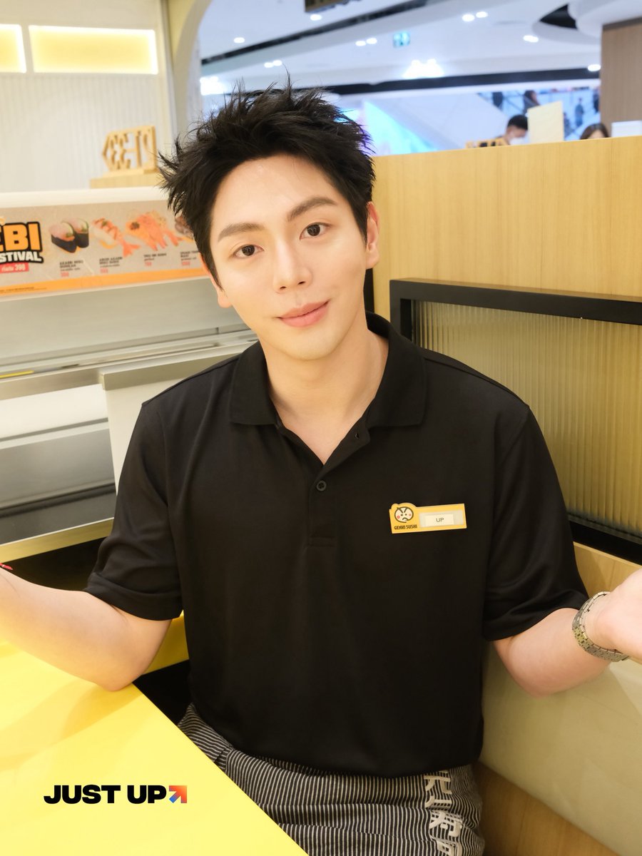 Justupbangkok's tweet photo. อัพ ภูมิพัฒน์ ในงาน
Genki Sushi : UP &amp; BITE

UP WITH GENKI SUSHI
#GenkixUPnbite https://t.co/4g58vdfA6y