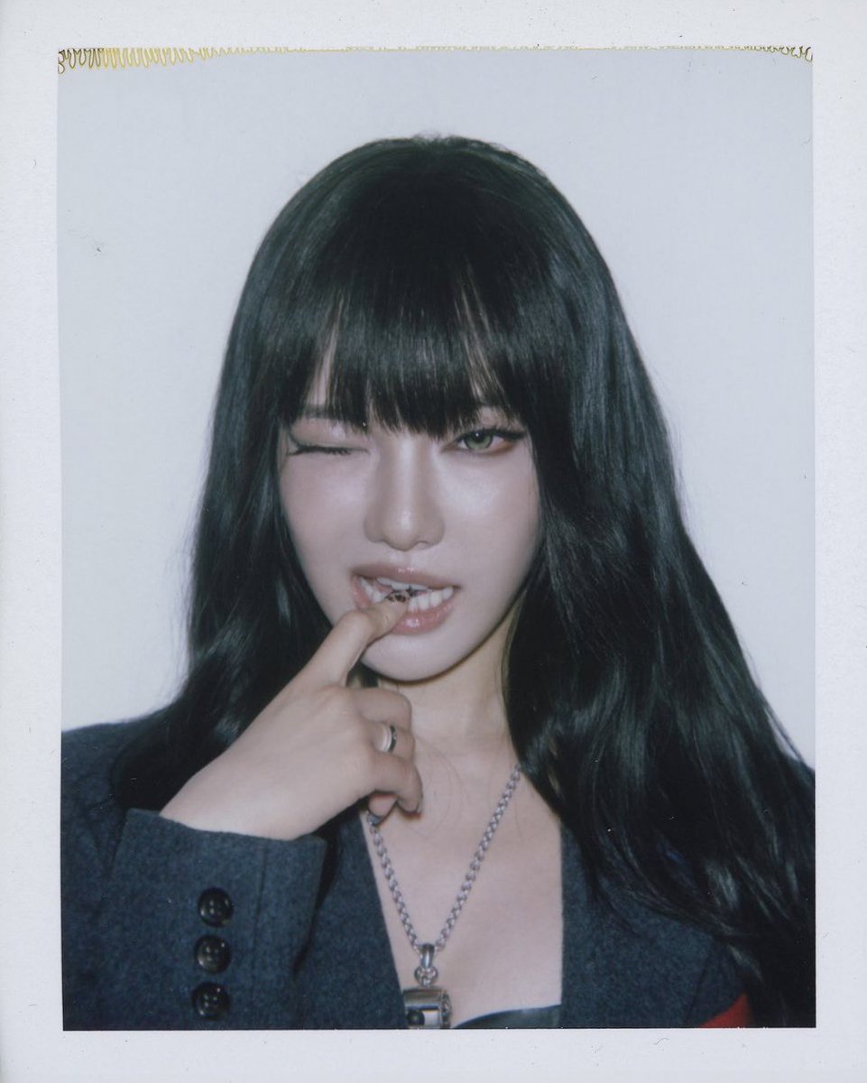 ningningspics's tweet photo. THIS FACE CARD https://t.co/xkhuBE0rDK