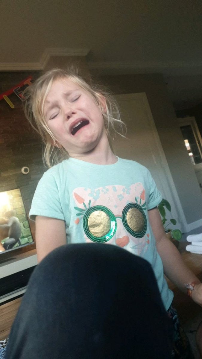DestinyKim98173's tweet photo. My little angel is crying 😂 for a game card  , can someone help her with a game card 🥰 I gat no box with me 😭 https://t.co/8JhsGYWKfK