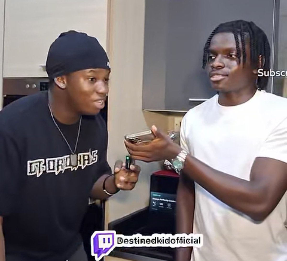 JesusBrother023's tweet photo. i never see this one stream with poor man pikin before. https://t.co/VvwtdbRZqZ