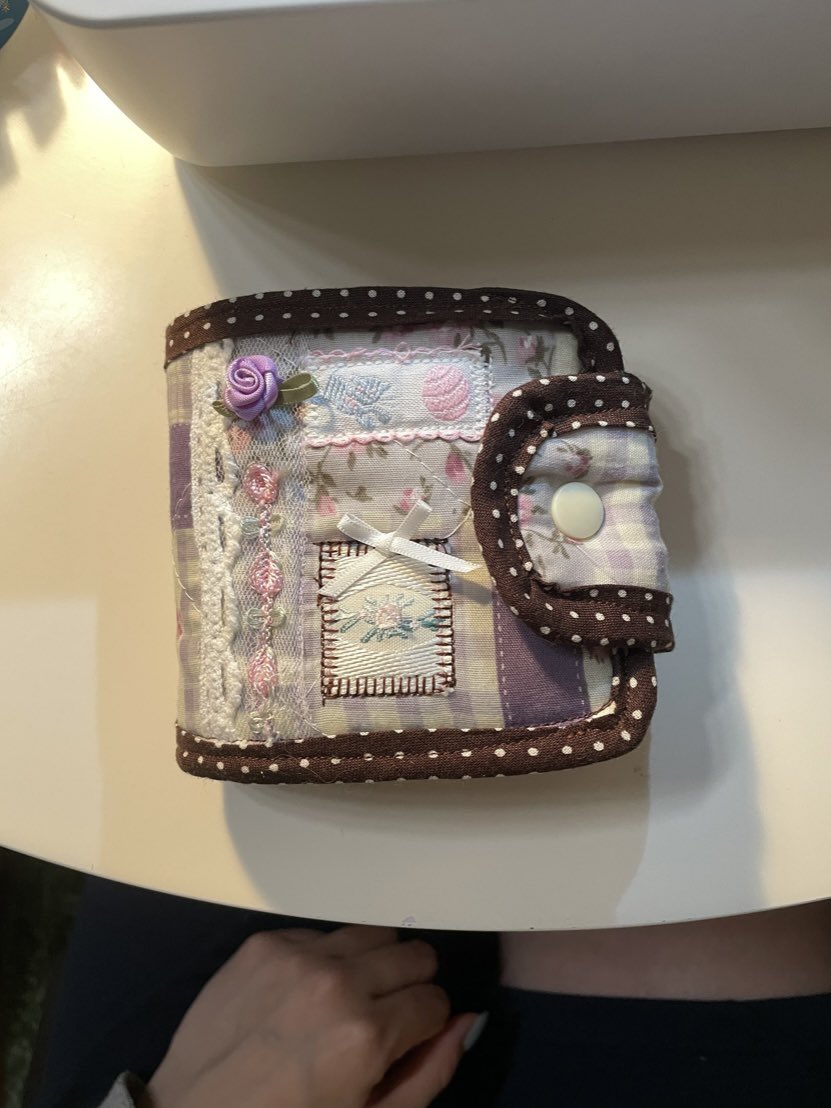 21s_____a's tweet photo. IGだけでなくオンラインストアもあるので気になる人はぜひ！
あり得ない可愛さの財布などが破格で販売されてますので🌷
https://t.co/UNKoKEdBfZ https://t.co/e5DyW0JOuC