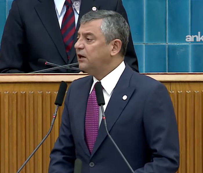 noconteks1234's tweet photo. 14/11/2023---- 4/8/2026

İlk CHP grup toplantısı
İlk Yeni Parti grup toplantısı https://t.co/kVVgpaylJN