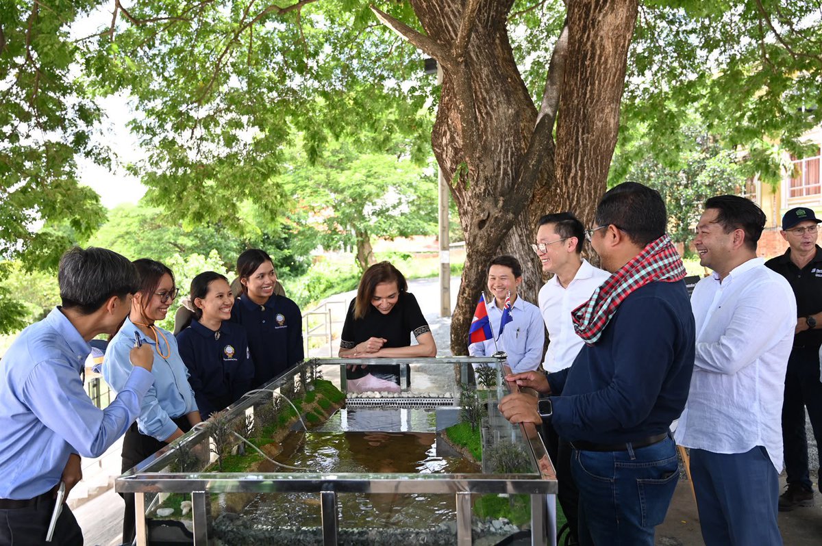 AusEmbPP's tweet photo. Innovative #Fishtech solutions developed with Australia’s support help fish migrate through human-made barriers along rivers. Minister for International Development, Dr Anne Aly, saw how this partnership is boosting food security and livelihoods for rural Cambodian communities. https://t.co/9zKteXKzG4