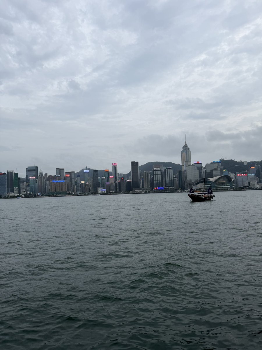 Bitoptop3's tweet photo. Hello Hongkong 🍺🇭🇰 https://t.co/mbM3Rz4vpL