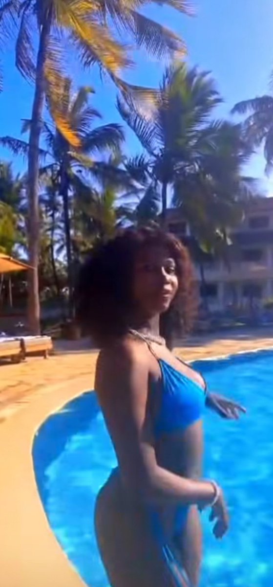 LaMermaidX's tweet photo. Happy Tuesday everyone 👙��🌶️

#melanin #booty #busty #curvy https://t.co/M5xedHGxgX