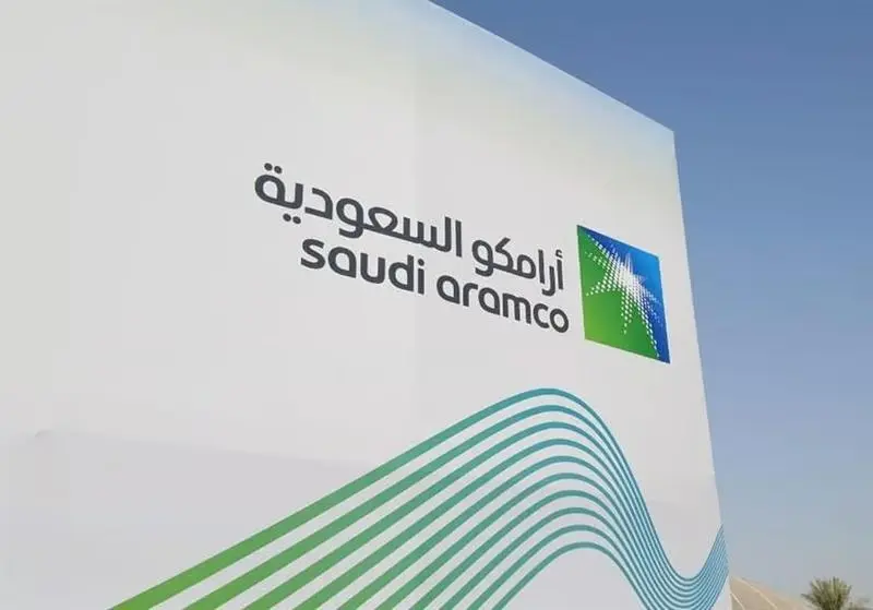 SakuraX_Japan's tweet photo. 📈 ارتفع العائد على رأس المال المستثمر لدى أرامكو رغم زيادة الإنفاق الرأسمالي؛ السؤال الأهم ليس كم أنفقت الشركة، بل هل يبقى كل ريال جديد قادرًا على توليد عائد مرتفع؟

📊 كفاءة رأس المال:
العائد على متوسط رأس المال المستثمر في النصف الأول: ⁦22.1%⁩
العائد في الربع الأول: ⁦20.9%⁩
العائد في النصف الأول ⁦2025⁩: ⁦20.3%⁩

🏗️ وتيرة الاستثمار:
النفقات الرأسمالية في الر��ع الثاني: ⁦49.4⁩ مليار ريال
النفقات الرأسمالية في الربع الأول: ⁦45.4⁩ مليار ريال
الزيادة الفصلية: نحو ⁦9%⁩

⚖️ ارتفاع العائد بالتزامن مع زيادة الاستثمار إشارة إيجابية على كفاءة استخدام رأس المال في المرحلة الحالية. لكن استدامة هذه القراءة ستُختبر عندما تتحول مشاريع الظلوف والفاضلي والجافورة من إنفاق رأسمالي إلى طاقة إنتاجية وتدفقات نقدية.

🛢️ في الشركات الضخمة، نمو الربح مهم، لكن العائد على رأس المال يجيب عن سؤال أدق: هل التوسع يخلق قيمة أعلى من كلفته؟

هل تفضل في أرامكو نمو الإنفاق على المشاريع المستقبلية، أم توجيه جزء أكبر من النقد إلى التوزيعات؟