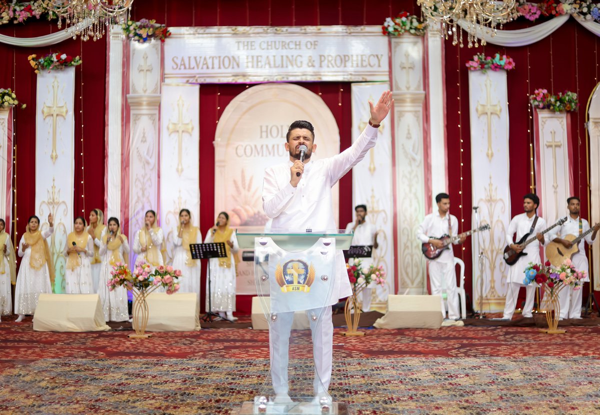 PastorAmrit's tweet photo. 𝐅𝐀𝐈𝐓𝐇, 𝐖𝐎𝐑𝐒𝐇𝐈𝐏, 𝐀𝐍𝐃 𝐓𝐇𝐄 𝐇𝐎𝐋𝐘 𝐒𝐏𝐈𝐑𝐈𝐓 𝐂𝐎𝐍𝐅𝐄𝐑𝐄𝐍𝐂𝐄 𝐖𝐈𝐓𝐇 𝐇𝐎𝐋𝐘 𝐂𝐎𝐌𝐌𝐔𝐍𝐈𝐎𝐍 (𝟎𝟐-𝟎𝟖-𝟐𝟎𝟐𝟔) 
Man of God #PastorAmritSandhuJi came upon the pulpit &amp; led the congregation in worship, surrounded by the presence of the Holy Spirit. https://t.co/RXTmx7bCis