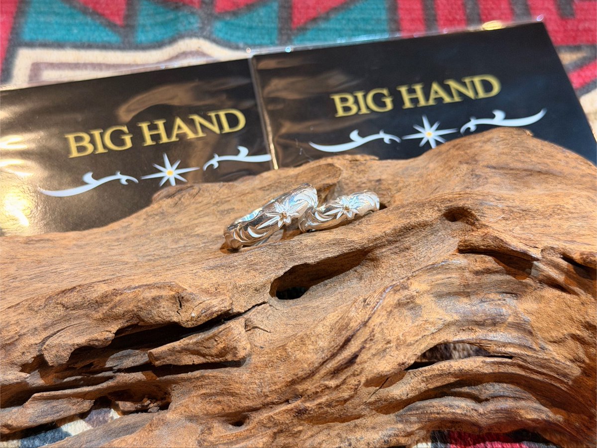 abomber_shoubu's tweet photo. BIG HANDのスカルプチャーリングをペアでオーダー頂きました！ありがとうございます😊✨ #BIGHAND #アメカジ #シルバーアクセサリー https://t.co/8KPl8qMmtS