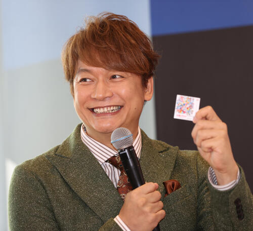 livedoornews's tweet photo. 【絆】香取慎吾、5年9カ月ぶり優勝のオートレーサー森且行を祝福
https://t.co/9yyrSMtTwA

元SMAPの森が3日、川口オート第8レース優勝戦に勝利し、5年9カ月ぶりの優勝を飾った。これを受け4日、香取は「諦めずに上を目指し、前を向き続けた森くんの優勝に、勇気をもらいました！」とコメントした。 https://t.co/ukNyD52iXs