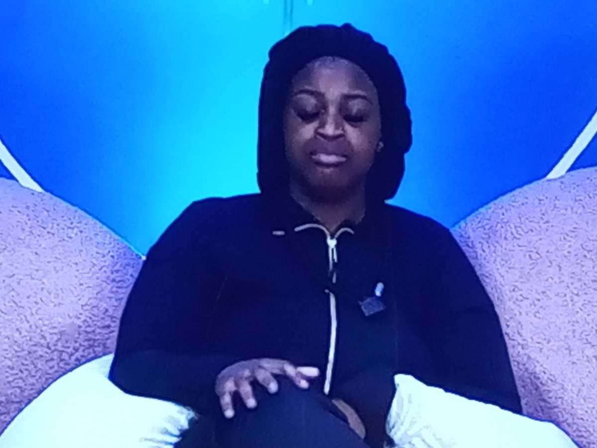 IamPackad's tweet photo. Dairy session wey everybody dey do comot e reach Temi turn she begin kill mosquitoes for Biggie 😸 
#Bbnaija https://t.co/ft8RUzB9ZS