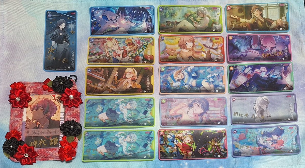 syun2404's tweet photo. 【交換希望】プロセカ　メモステ　箔押し

求→画像1.2の絵柄の類、KAITO
譲→画像3.4 すべて箔押し

＊郵送のみ
＊同日発送希望なし
＊スムーズにやり取りできる方

検索からでも、宜しくお願い致します！
#プロセカグッズ交換 https://t.co/cXTp4hou2a