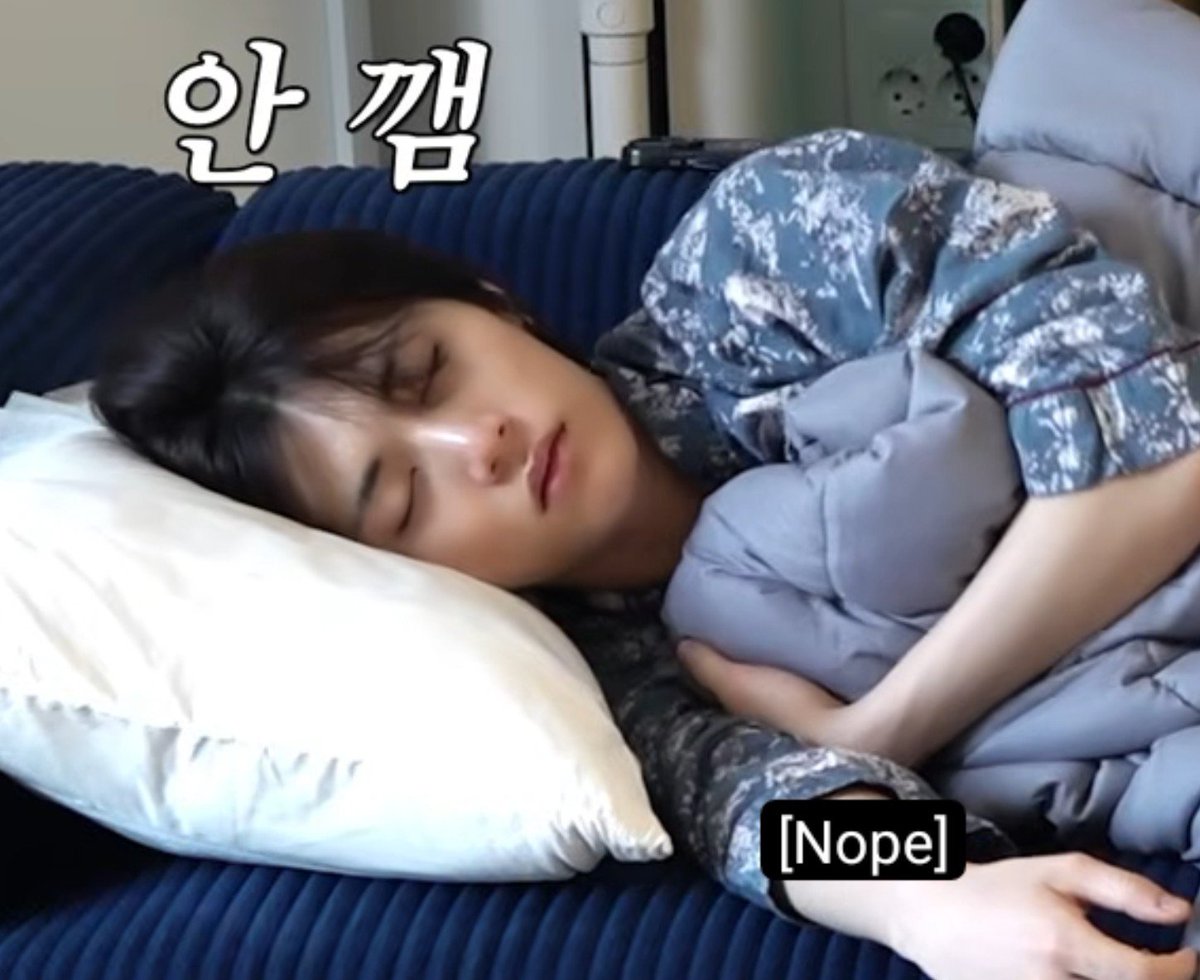 kuyo__o's tweet photo. HUHU CANTIK SEKALIII SIAPA ORANG BERUNTUNG YANG MELIHAT WAJAH SECANTIK INI DIPAGI HARII.. IRI LOH AKU.. aku juga mau bangun tidur lihat wajah secantik ini, mau aku cium cium terus karena cantik seperti mochi strawberry huhu CANTIKNYAA SAYANGKUUU MY PILLOW PRINCESS https://t.co/vhmPzIgB3o