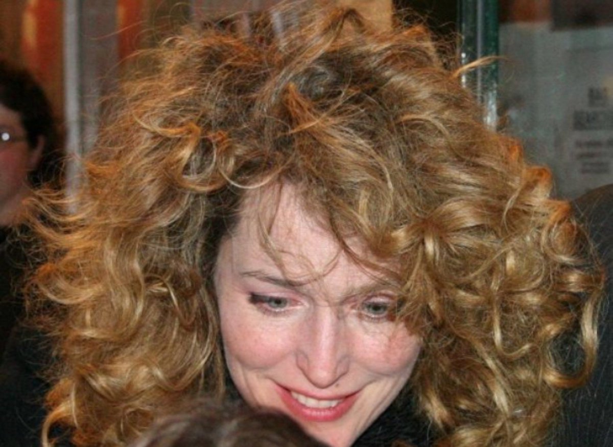 Dani_Auso's tweet photo. Curls, curls and lots of Curls after 'A Doll's House" play. Gillian's beautiful curly hair ♥️♥️ https://t.co/EU94nrFsue