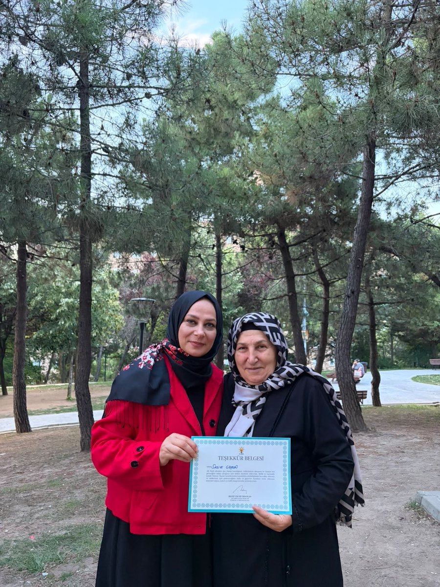 atasehirak1's tweet photo. Gönülden gönüle
kurduğumuz bağ, teşkilatımızın en güçlü mirasıdır.
Üyelerimizi ziyaret
ederek teşekkür
belgelerini takdim
ediyor, AK Parti ailemizin her bir
ferdine kıymetli
katkıları için teşekkür ediyoruz. https://t.co/yF4mZgVNUt
