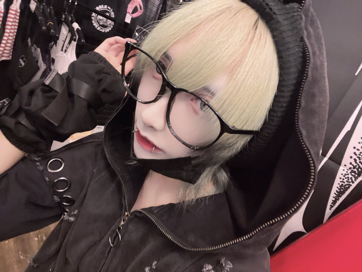 res_q7's tweet photo. 色落ちしてきた
#自撮り界隈 https://t.co/KfHSUEmLyr