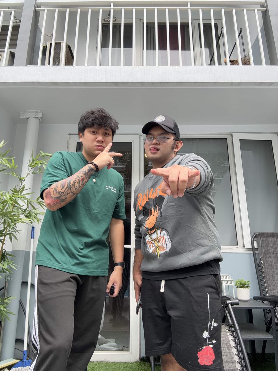 LuwisPostin's tweet photo. brothers in every universe https://t.co/dhKQ0Vjl8P
