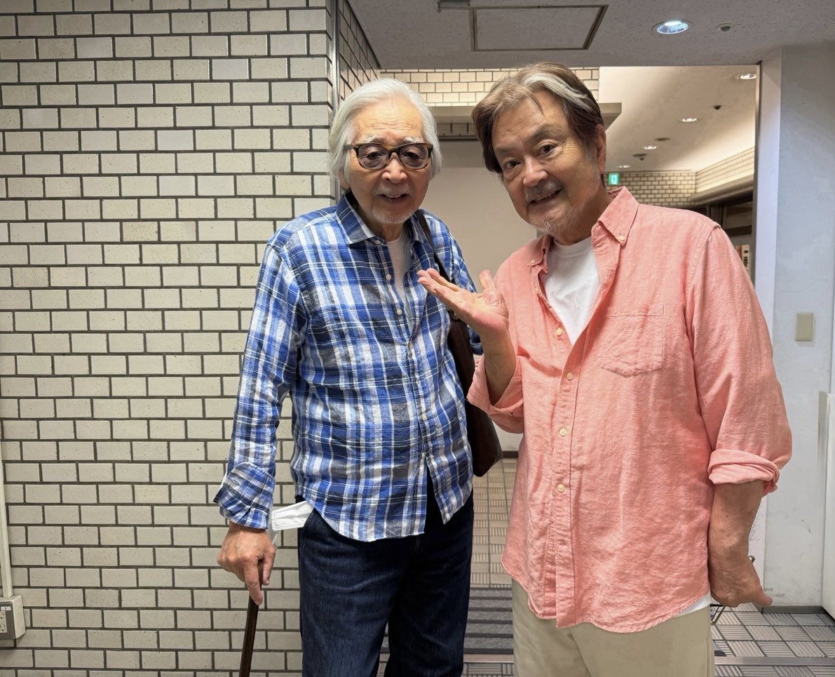 oowadashinya's tweet photo. 山田洋次監督に、何十年ぶりに偶然お会いしました。
昔出演させていただいた作品のことまで覚えていてくださり、とてもうれしいひとときでした。
ありがとうございました。 https://t.co/khZ8tsVqRF