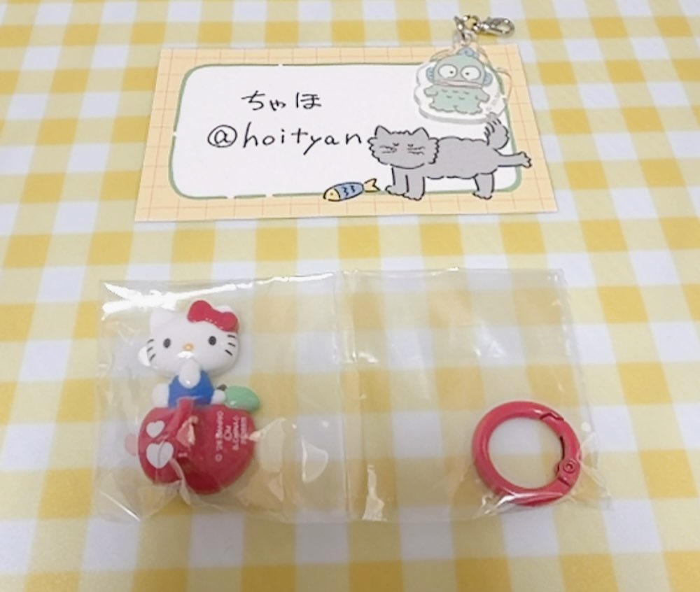 hoityan's tweet photo. @mrs_egghead キウイちゃん様
初めまして、ちゃほと申します。
検索からのお声掛け失礼致します。
当方キーリングハンガーのキティさんを所持しております。
キウイちゃん様が所持していらっしゃるハンギョドンとの交換は可能でしょうか？
郵送での交換を希望しております。
ご検討いただけますと幸いです。 https://t.co/xFzk9CH502