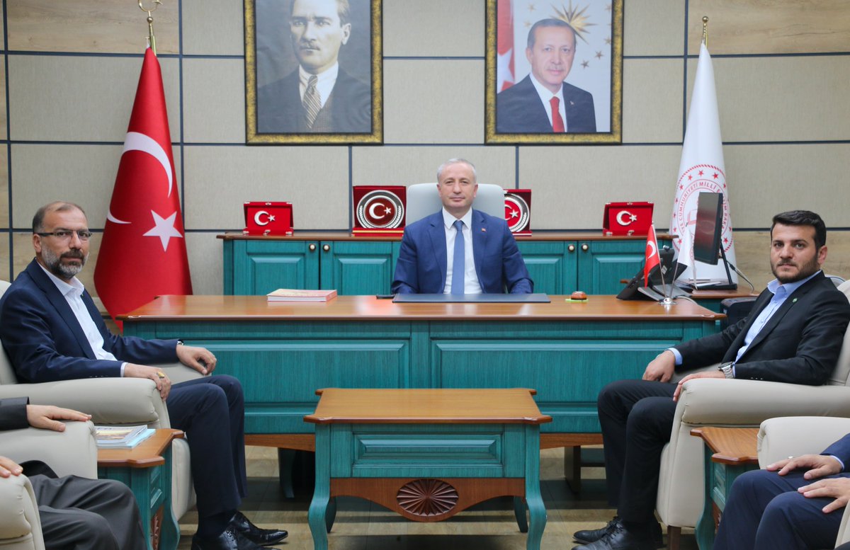 FarukPolat_'s tweet photo. Şanlıurfa İl Millî Eğitim Müdürü Hasan Kökrek’i ziyaret ettik.

Nazik misafirperverlikleri için kendilerine teşekkür ediyor, görevlerinde başarılar diliyorum.

@HurDavaPartisi
@HudaPariletisim
@sanliurfammem63
@hasan_kokrek https://t.co/dAcUxcpFE2