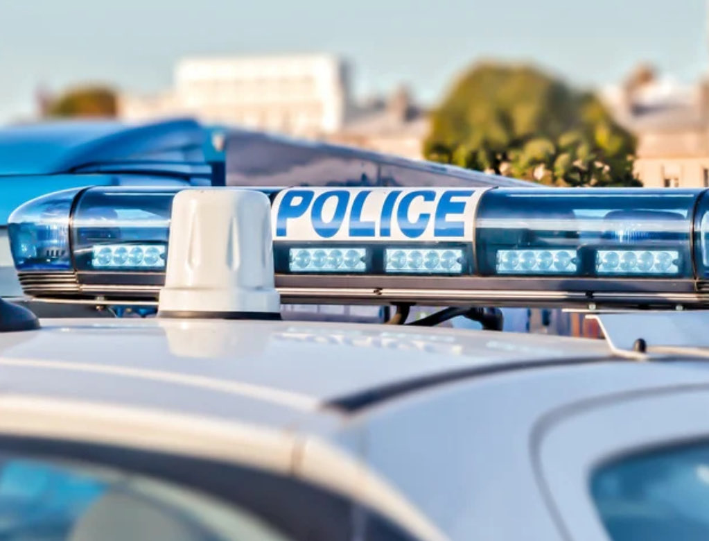 LaurentMazaury's tweet photo. Ce week-end à #Trappes, nos forces de l’ordre ont fait face avec courage et détermination à des #violences inacceptables : #tirs de mortiers, jets de projectiles et #dégradations d'équipements publics. 

Face au #désordre, la #République ne recule pas.

#circo7811 https://t.co/ABjFBCKy0F