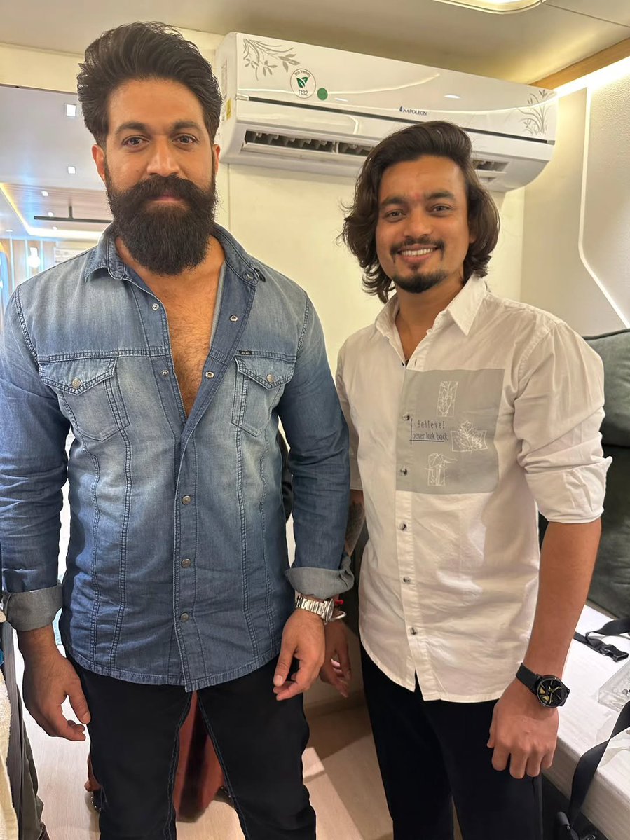 The_Tony_RSY's tweet photo. Exclusive 🔥
@TheNameIsYash ❤️
  
Haa look nodro🥵

#YashBOSS #Toxicthemovie https://t.co/OuIkvIiUX1