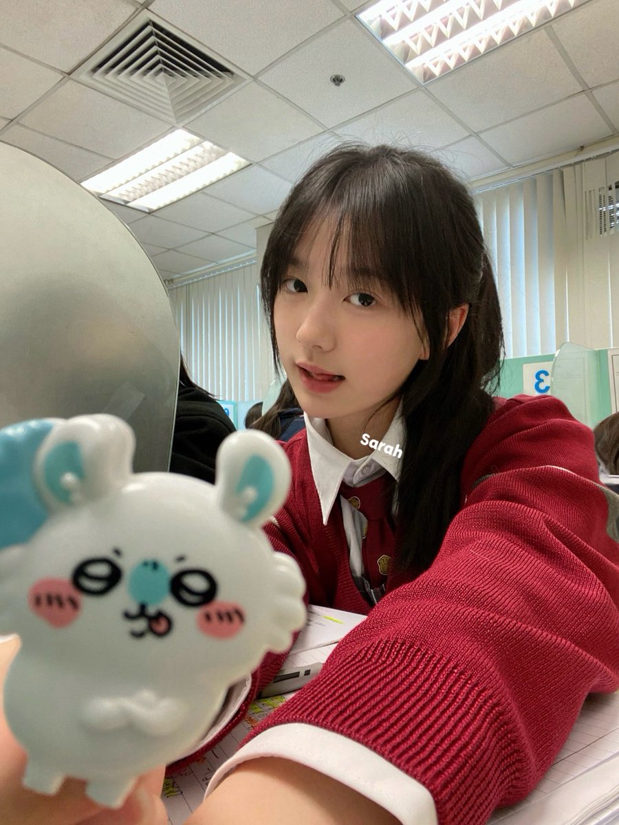 Sarahzanak's tweet photo. 如果坐你隔籬嗰個係我你會點😋
#香港 #純情 #校服 https://t.co/825TB80uaI