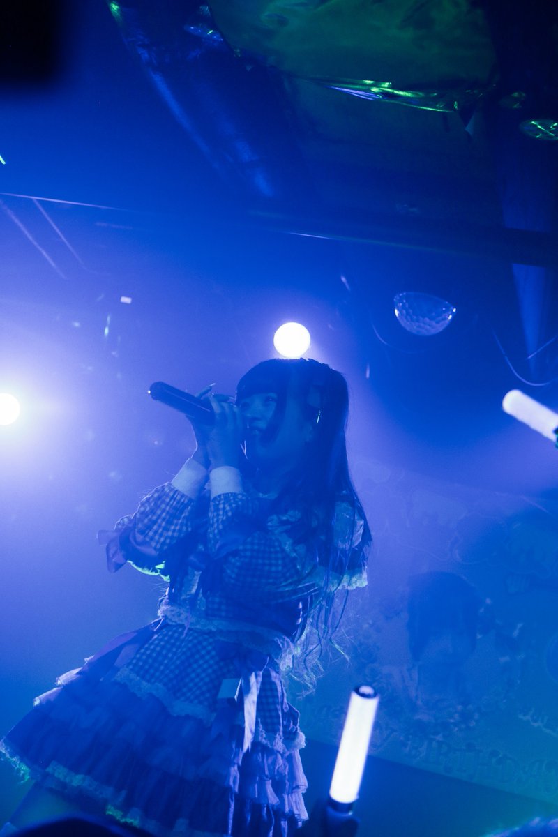 setainusi's tweet photo. 随分前にうっかり「絶対領域が好き」みたいな事を言ったらライブ中でも特典会でもスカートを捲って見せてくる人🫠ﾔﾒﾚ https://t.co/TRf1fPc6mS