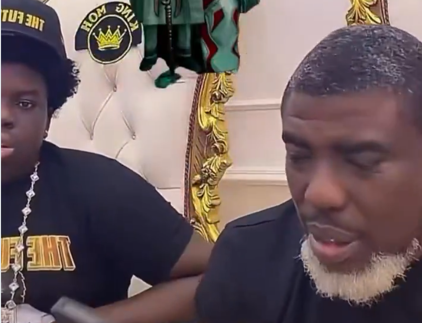 DailyInsightNG's tweet photo. King Ochacho says the ₦400 million mansion he gifted to Peller and Jarvis is "small money" and hinted that even bigger gifts are coming.
He also announced a school fees sponsorship for selected Nigerian students.
#Peller #Jarvis #KingOchacho #EntertainmentNews https://t.co/FuFyo1OuJ2
