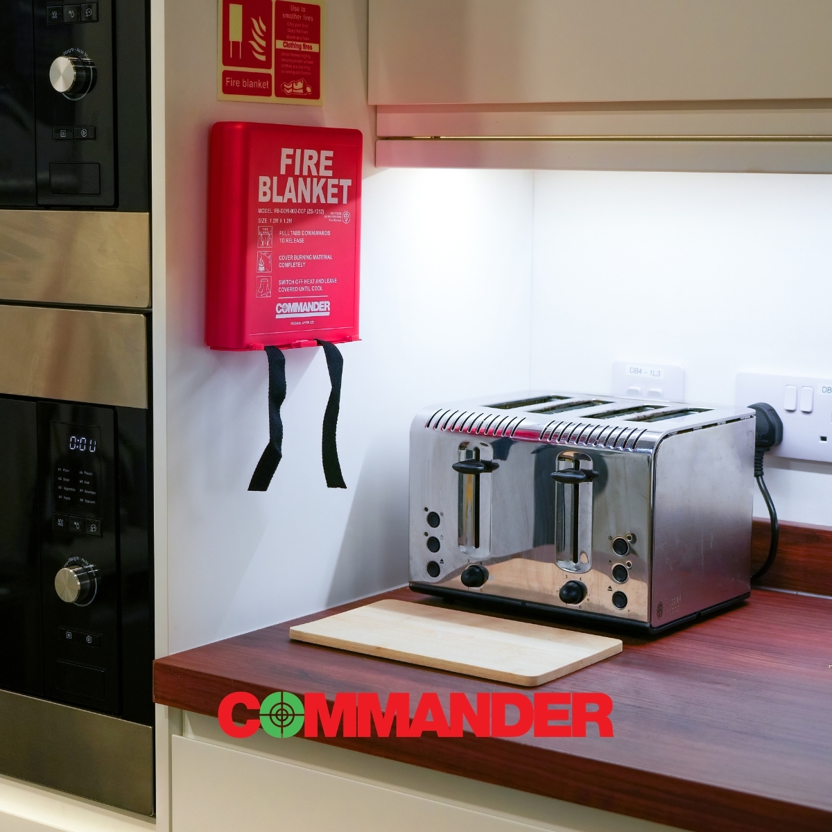 CheckFire_Ltd's tweet photo. 🔥 Shared kitchens see more activity when students return.

Commander Fire Blankets cut the oxygen supply to contain kitchen and clothing fires. Ideal for student accommodation and shared kitchens.

➡️ Explore the range: https://t.co/pUbIDvNzgP

#CheckFire #Commander #FireSafety https://t.co/9UQ3mMdXiG