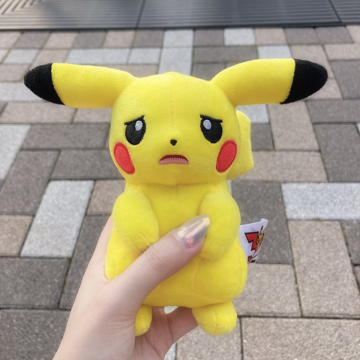 MariaPoison_nya's tweet photo. これは待ち時間に立ち寄ったゲームセンターにて300円でGETしたピカチュウさんです

アタシも今こんな顔してます

#ポケモン30周年 
#ポケモン女子 https://t.co/MdEHfWlrKZ
