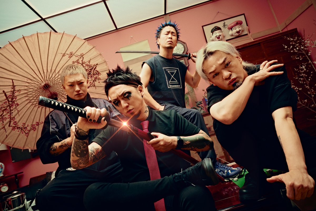 ponycanyon's tweet photo. #SiM、アニメ『#BLACKTORCH』オープニングテーマ「FREEZE ME UP」配信開始！ジャケットは原作の #タカキツヨシ 先生の描き下ろし！
https://t.co/iPkAqxopc8 https://t.co/R6YDtogbDl