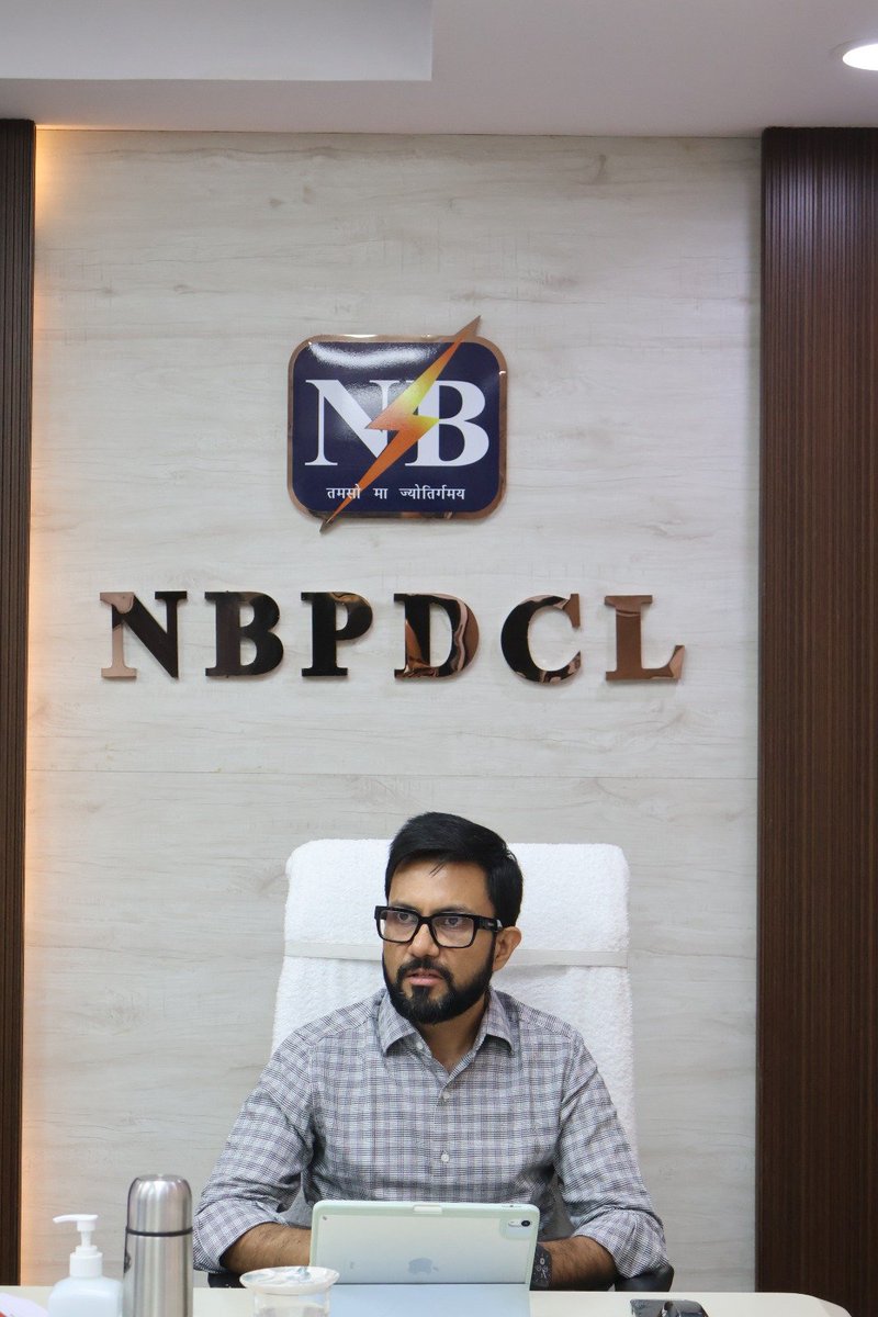 SEVA_NBPDCL's tweet photo. योजना का प्रभावी एवं समयबद्ध क्रियान्वयन सुनिश्चित हो : MD, NBPDCL 

#NBPDCL के प्रबंध निदेशक श्री राहुल कुमार (IAS) ने दिनांक 04 अगस्त 2026 (मंगलवार) को आयोजित समीक्षा बैठक में पीएम सूर्य घर मुफ्त बिजली योजना की प्रगति की समीक्षा की। (1/2) https://t.co/GKTFZOaUhv