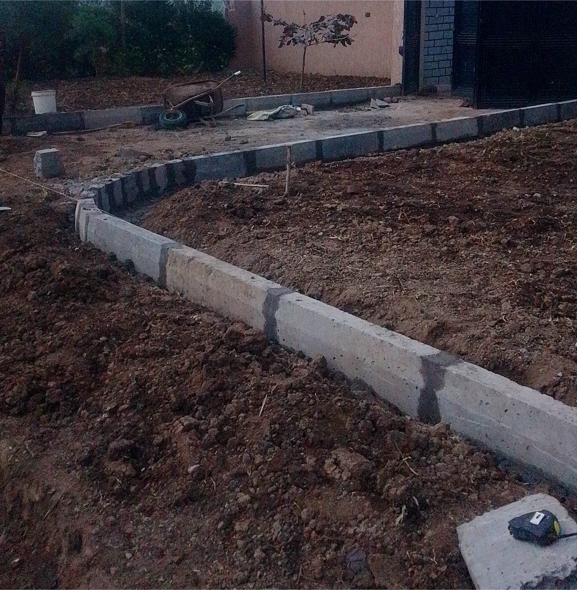 BotaniqueDng's tweet photo. The โbonesโ of this new garden are officially taking shape! ๐ง
Getting the concrete edging set, prepping the soil, and laying down the first grass sprigs.
Trust the process. Canโt wait to show you the final green space.
#LandscapeDesign #GardenMakeover #BotaniqueDesigners #LandscapingLife