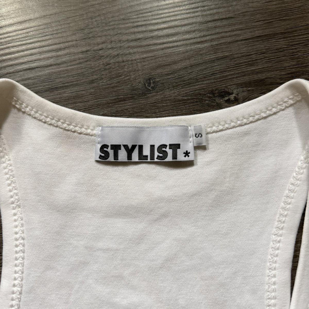3500000z's tweet photo. stylist white tank top ใส่หนึ่งครั้ง
price 120 
size s 
bust 28-32 waist 28 length 18.5 https://t.co/myjJkja3C6