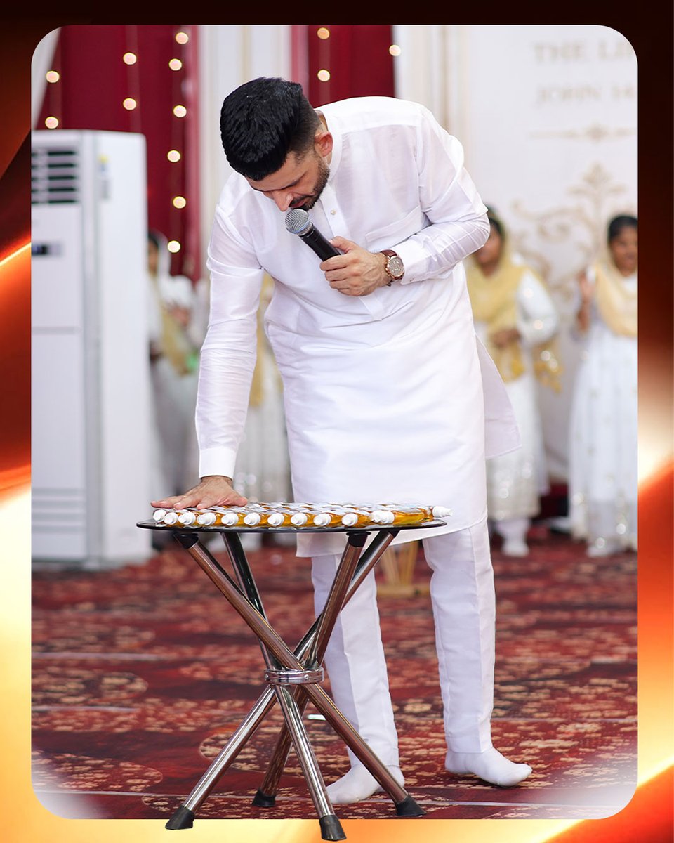 PastorAmrit's tweet photo. 📷 𝐂𝐎𝐍𝐅𝐄𝐑𝐄𝐍𝐂𝐄 𝐖𝐈𝐓𝐇 𝐇𝐎𝐋𝐘 𝐂𝐎𝐌𝐌𝐔𝐍𝐈𝐎𝐍 𝐀𝐍𝐃 𝐂𝐎𝐍𝐅𝐄𝐑𝐄𝐍𝐂𝐄(𝟎𝟐-𝟎𝟖-𝟐𝟎𝟐𝟔) 📷
Man of God #PastorAmritSandhuJi led the church in a powerful mass prayer. https://t.co/I1B0j3gvaL
