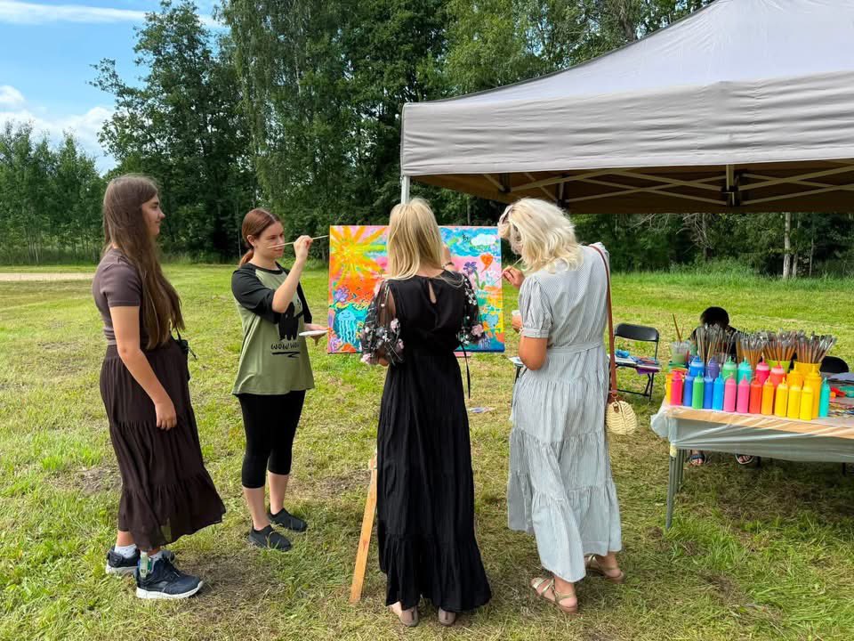 krista_perse's tweet photo. Izmēģini kaut ko aizraujošu! Izbraukuma meistarklases gleznošanā!
Māksliniece un pasniedzēja Krista Perse.
Gleznošana ar visiem materiāliem.

Piesakies un tiekamies! 
Uzzini vairāk: ￼27 740 575, Krista.

#foryou #painting #kristaperse #lifestyle #inspiration https://t.co/BteWiGMhpN